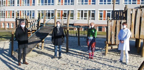 1.000 EUR Spende für die Kinderklinik